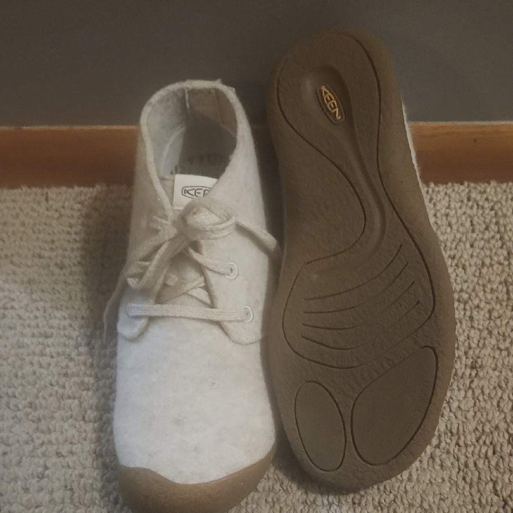 KEEN Women's Mosey Chukka boot in Natural felt size 10 - Picture 6 of 7